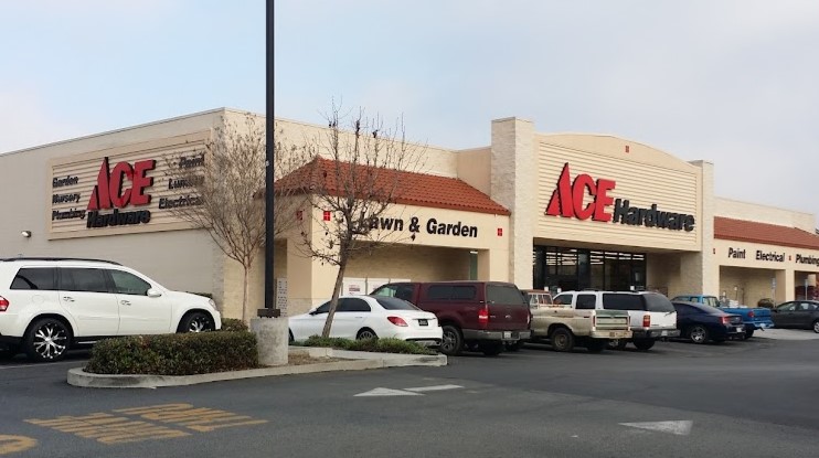 hollister ace hardware